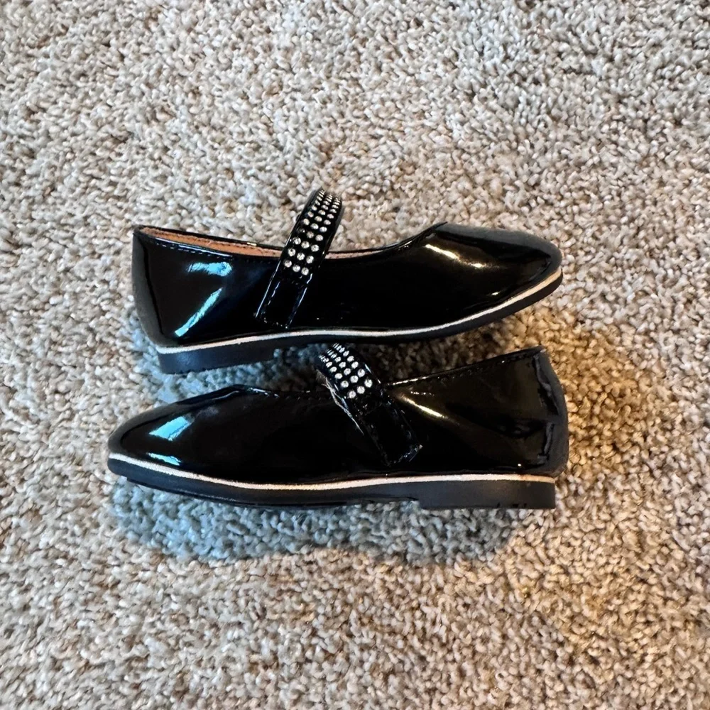 Girls Dress Shoes Bundle Black Mary Jane & White Bow Flats Size 5